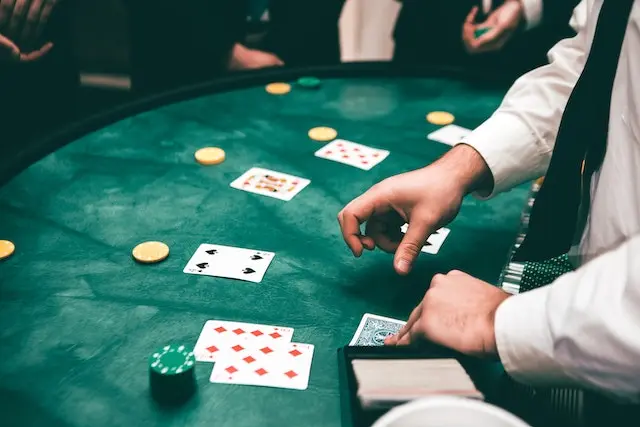 How to play blackjack online with a real dealer